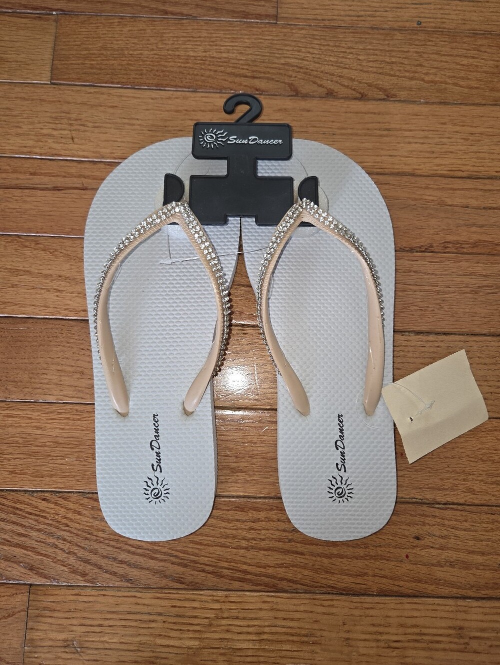NWT Sun Dancer Rhinestone Flip Flops Size 9 x M
